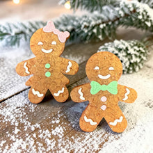 Load image into Gallery viewer, Gingerbread Vent Clips and Magnets