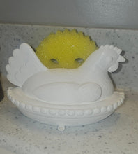 Load image into Gallery viewer, Hen on Nest Scrubby Holder